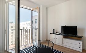 Fernandez De Los Rios Apartment